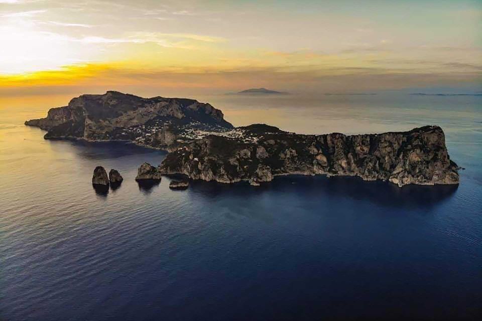 Capri: Sunset Boat Tour With Aperitif - Special Experiences