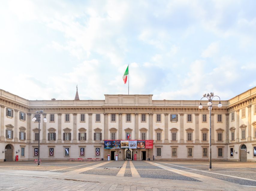 Milan: City Highlights Guided Bike Tour - Highlights