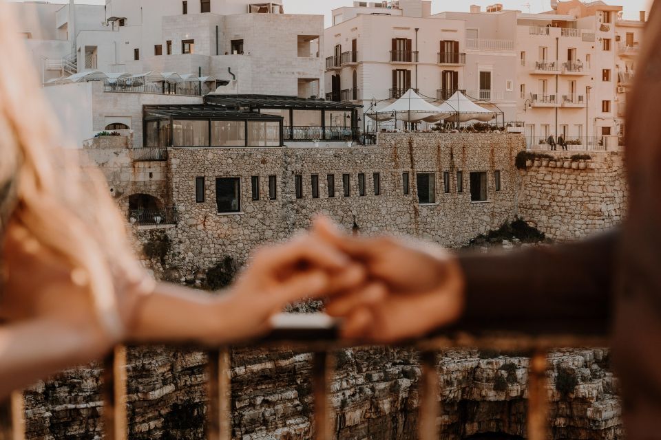 Polignano a Mare: Private Photo Shoot - Languages and Group Size