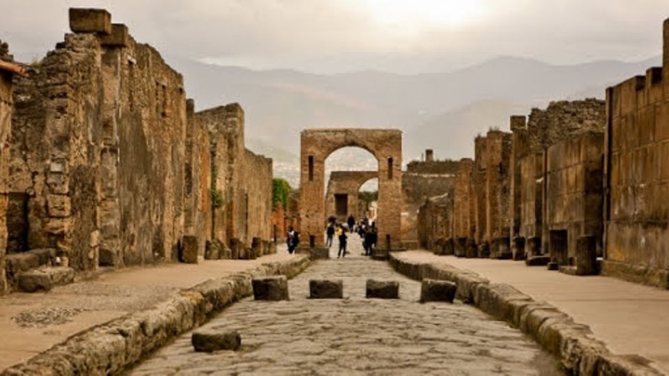 Pompeii Private Full-Day Tour From Rome - Itinerary and Pickup Locations