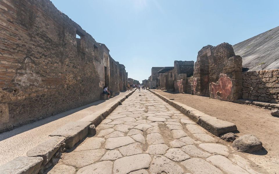 Rome: Private Transfer to Atrani With Pompeii Guided Tour - Itinerary