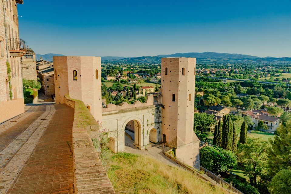 Umbria: Spello to Assisi Trekking on Mount Subasio + Lunch - Highlights