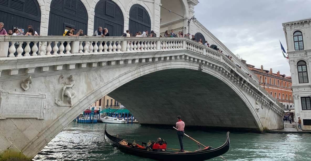 Venice: Private Guided Walking Tour at Sunset - Language Options and Highlights