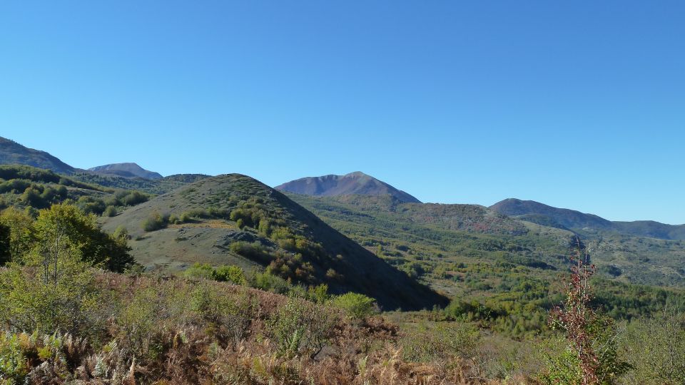 Cesaro: Private Guided Hike to Monte Pelato With Lunch - Tour Highlights