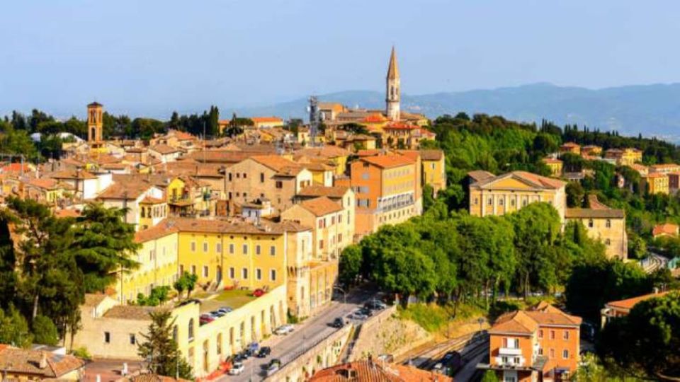 Perugia Guided Tour + Lunch + Perugina Chocolate House Tour - Discover the Perugina Chocolate Factory