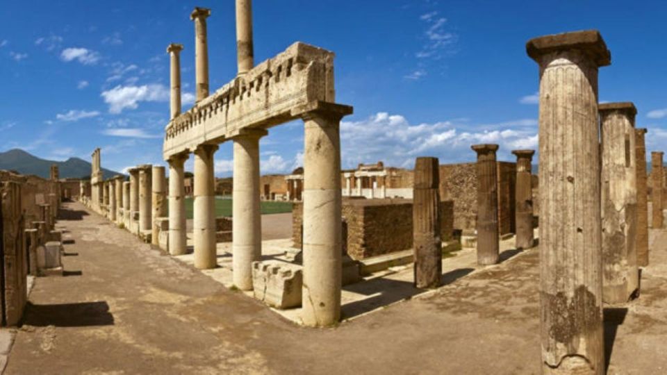 Private Tour to Sorrento Coast Pompeii and Vesuvius - Itinerary