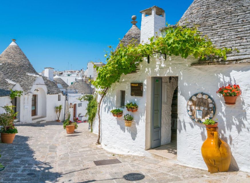 Guided Alberobello Walking Tour for Couples - Includes