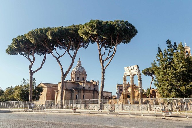 Rome Colosseum Inside Out Private Tour With Locals - Reviews