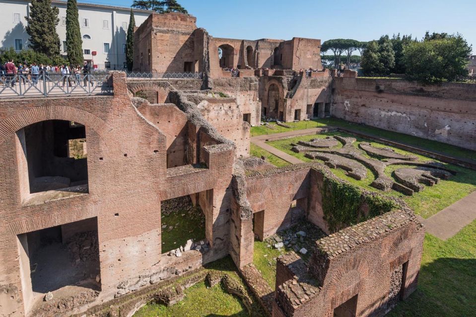 Rome: Private Colosseum, Roman Forum, and Palatine Hill Tour - Meeting Point