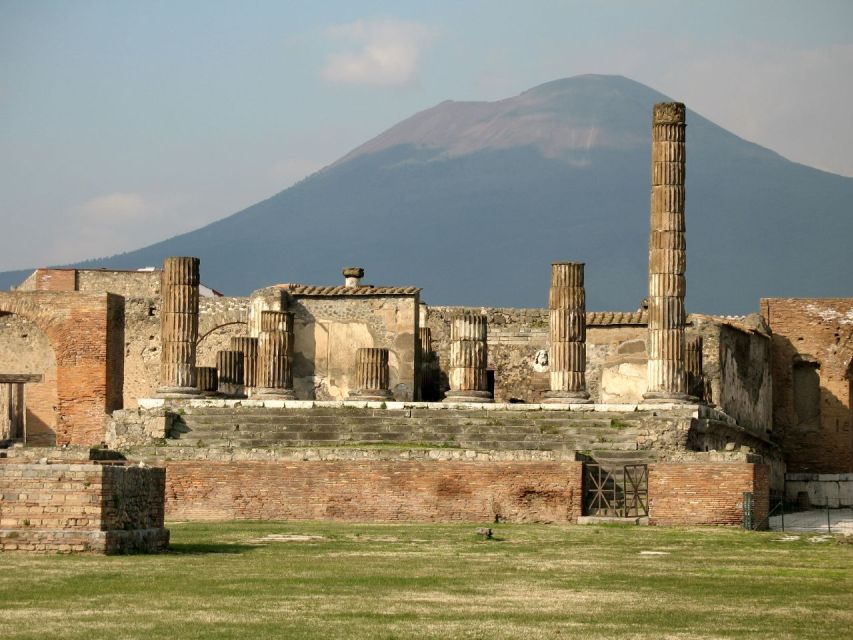 The Ruins of Pompeii: Round-Trip Transfer From Rome - Transportation and Guided Tour Option