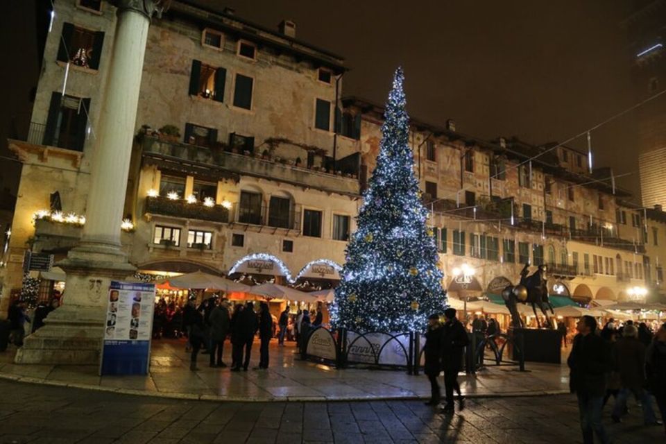 Christmas Sparks in Verona Walking Tour - Includes