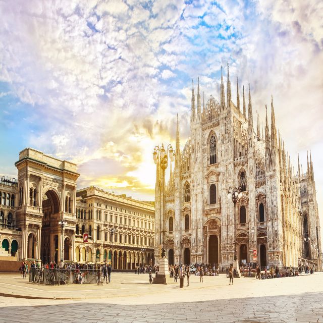 Milan: City Highlights Guided Bike Tour - Duration and Group Size