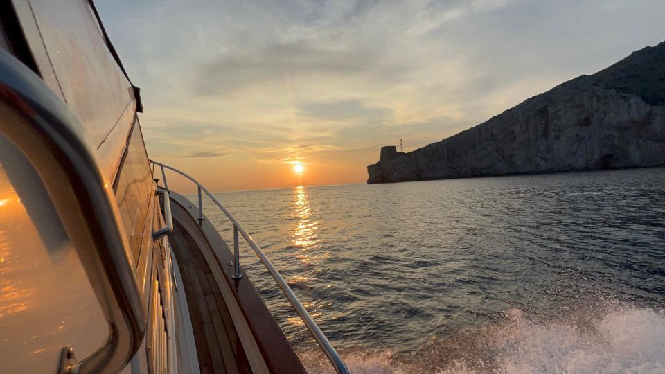 Sorrento: Private Sunset Boat Tour With Music and Aperitif - Customer Reviews