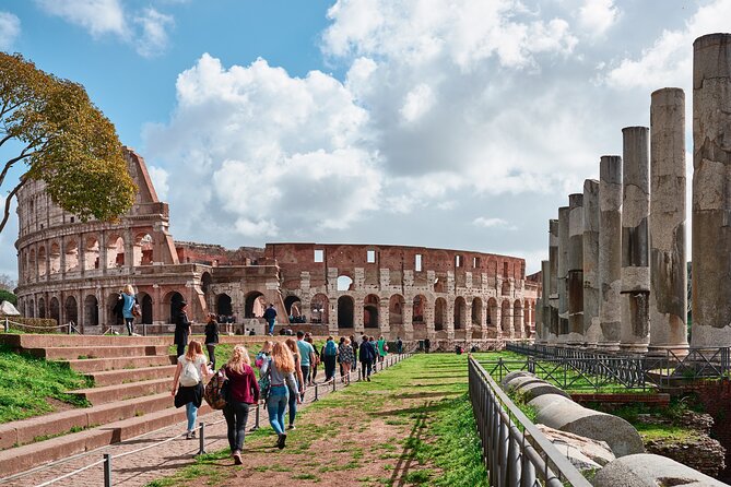 Colosseum, Roman Forum and Palatine Hill Tour Professional Guided Tour - Guide Performance Insights