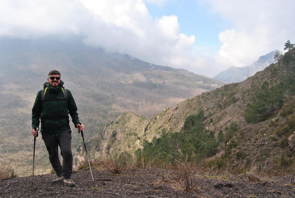 Vesuvio: 3h Trekking Tour With Volcanological Guide - Inclusions and Experience