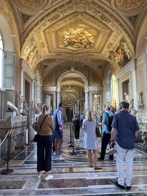 Rome: Sistine Chapel & Vatican Tour With Pre-Opening Access - Guide to Raphaels ‘The School of Athens