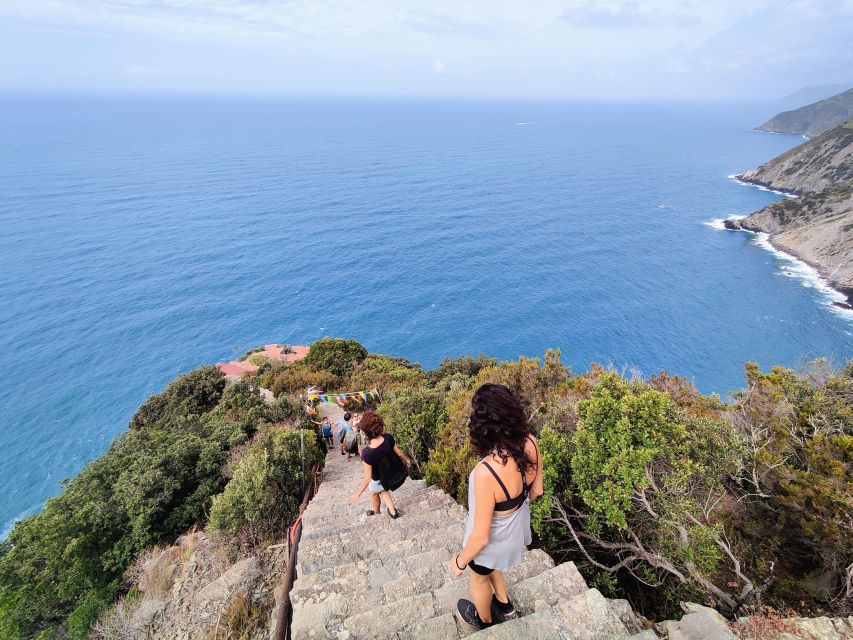 Cinque Terre: Private Trekking Riomaggiore to Monesteroli - Just The Basics