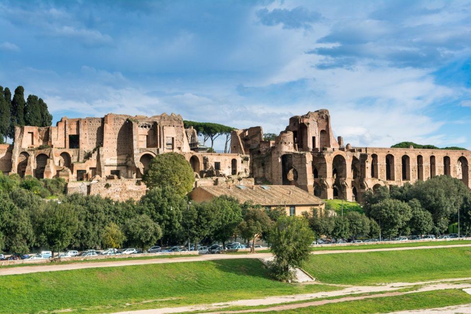 Colosseum & Rome: Romantic Walking Tour for Couples - Just The Basics