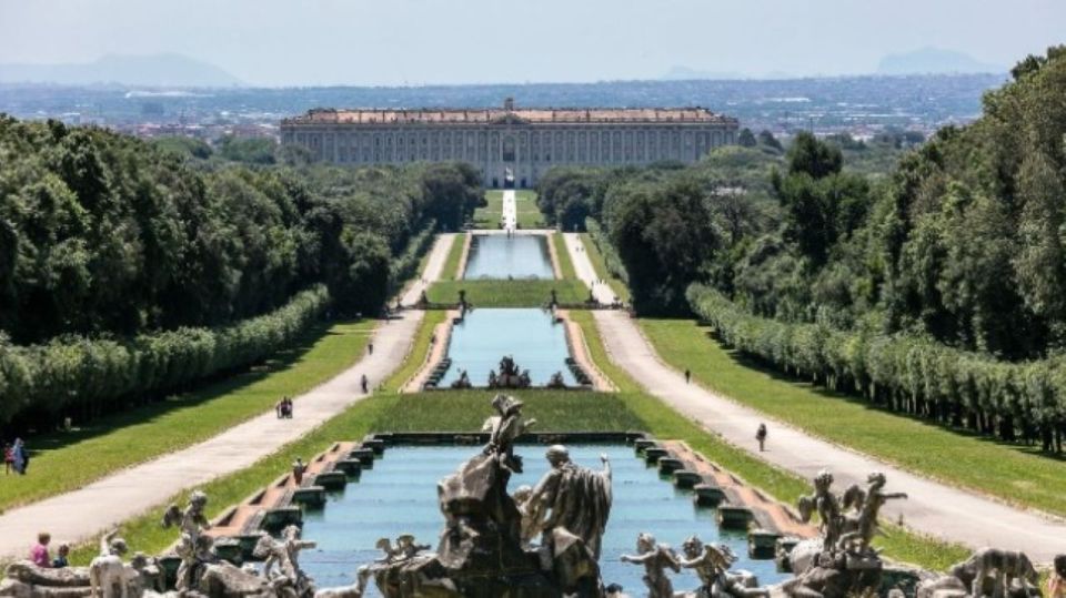 Naples: Palace of Caserta Driver Tour and Mozzarella Tasting - Just The Basics