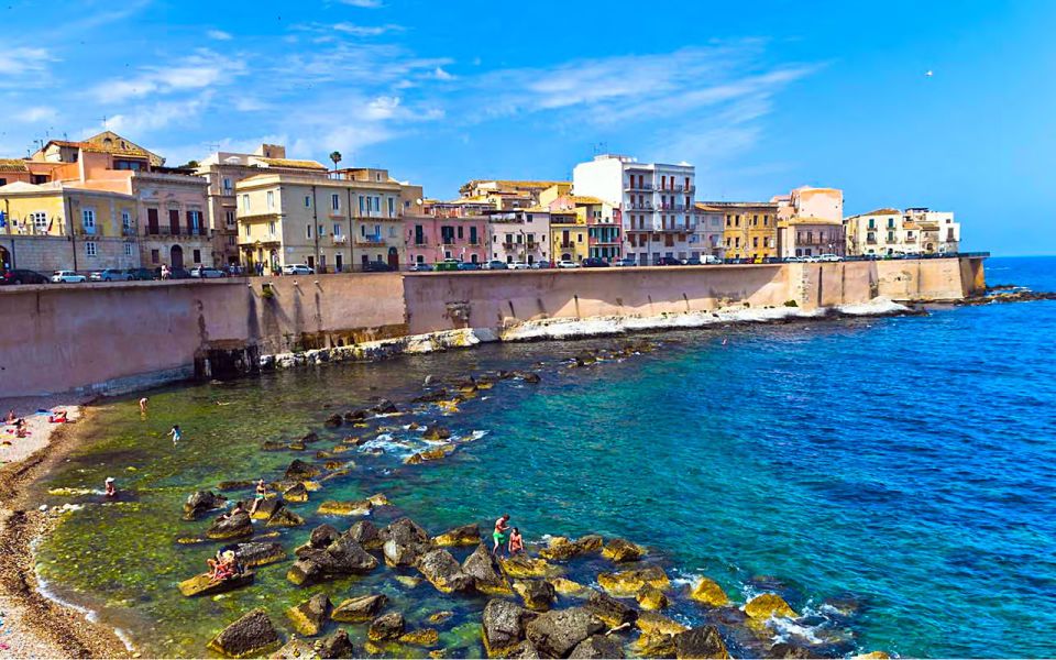 Ortigia Private Walking Tour With Photographer - Just The Basics