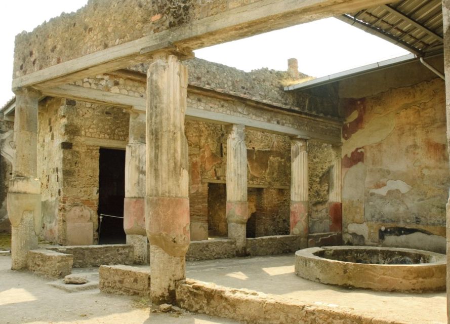 Sorrento: Transfer to or From Sorrento With a Stop at Pompeii Excavations - Just The Basics