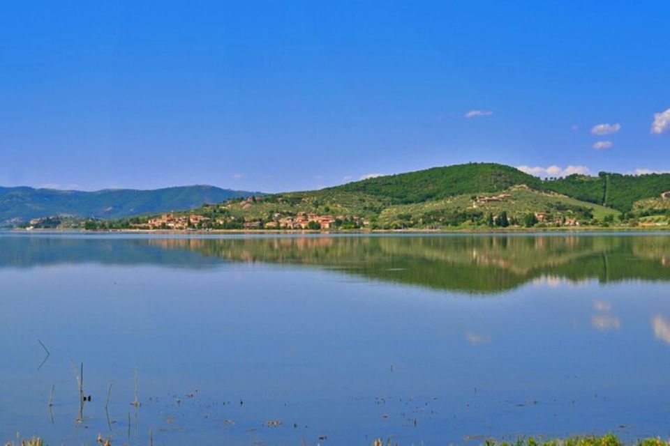 Sunset Boat Ride at Lake Trasimeno With Aperitif or Dinner - Just The Basics