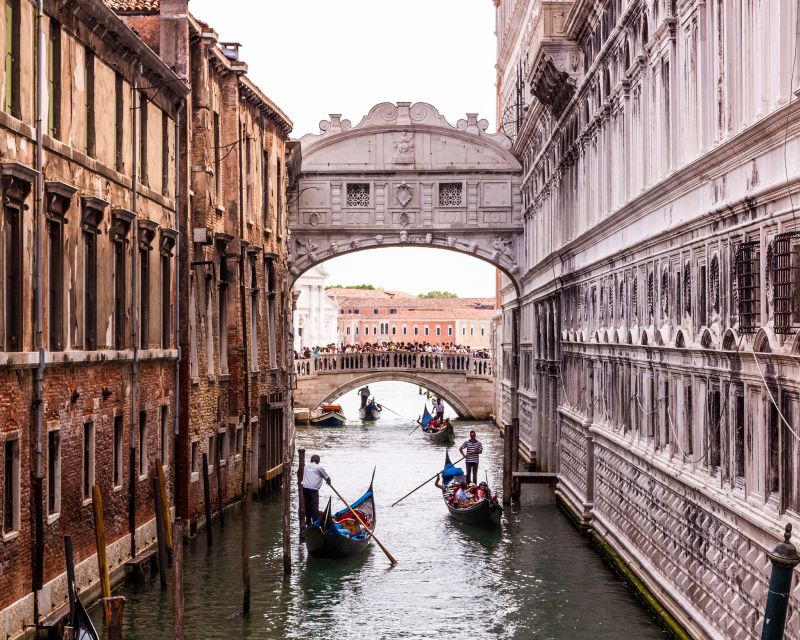 Venice: Highlights Private Tour With Gondola Ride - Just The Basics