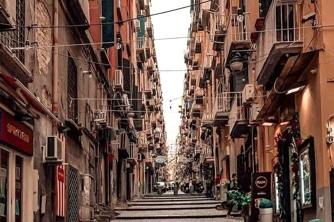 Guided Wine Tour in Old Town Napoli