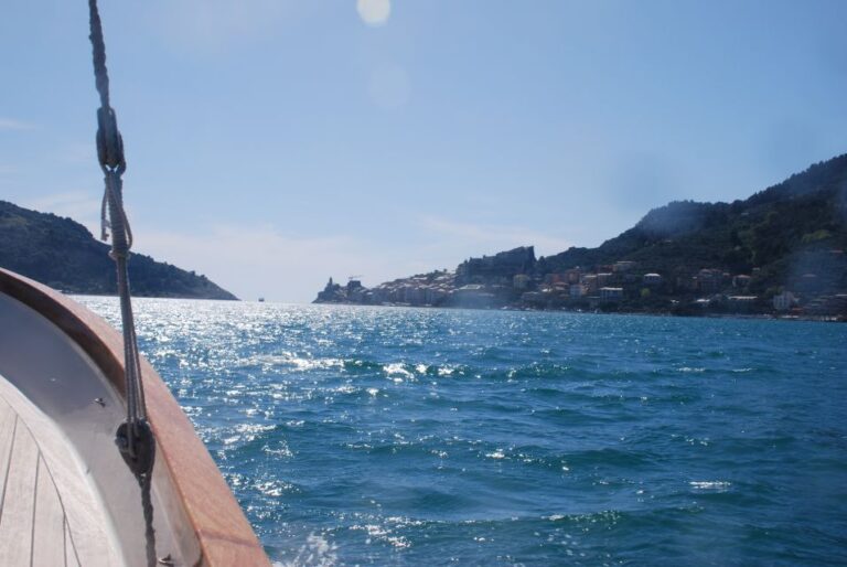 La Spezia: Boat Tour to Cinque Terre