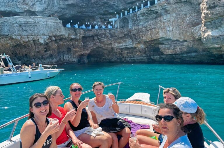 Polignano a Mare: Speedboat Cruise to Caves With Aperitif