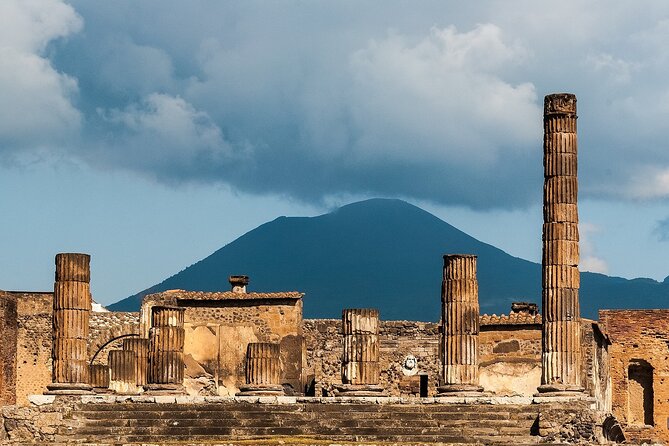 Pompeii, the Lives of the Ancients W/ Ticket Included