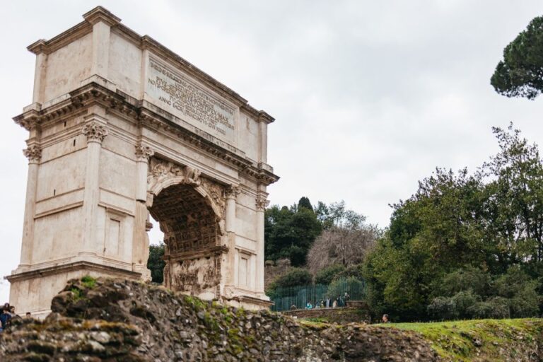 Rome: Colosseum, Roman Forum, and Palatine Hill Tour