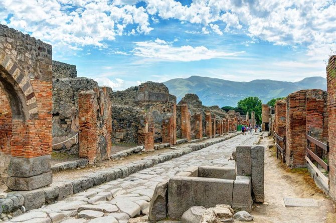 Small-Group Full-Day Pompeii, Positano and Amalfi Coast From Rome