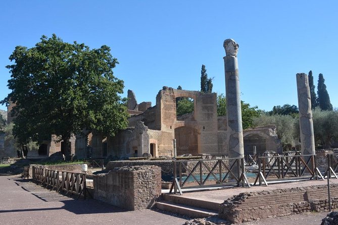 Small-Group Tour of Hadrians Villa and Villa Deste From Rome