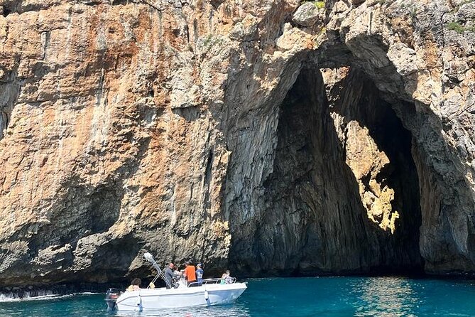 3-Hour Guided Boat Tour to the Caves in Santa Maria Di Leuca - Itinerary Overview