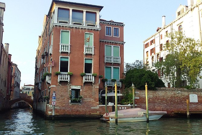 Grand Canal Boat Tour and Murano Glass Experience With Hotel Pick up - Convenient Hotel Pick-up