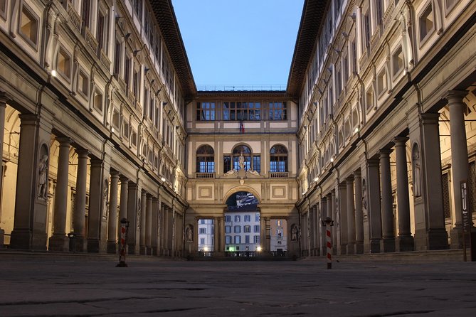 Uffizi Gallery Inside Out: Private Tour With Locals - Meeting Point