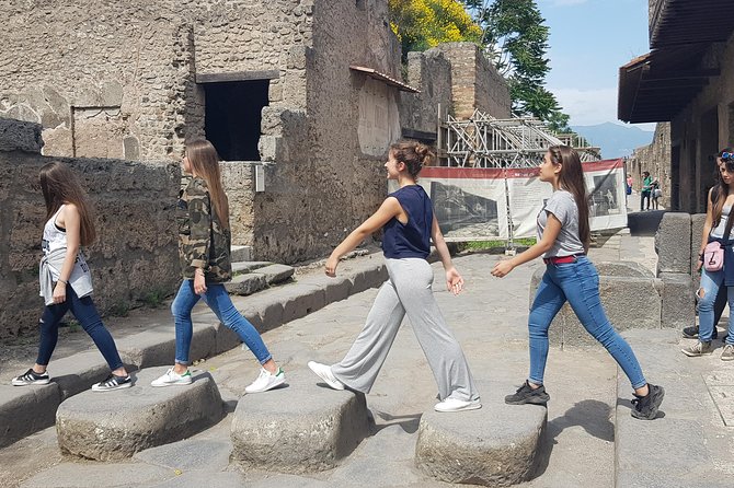 Group Guided Tour of the Pompeii Excavations - Price and Booking Details