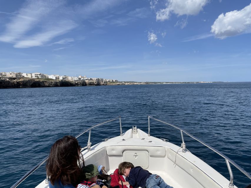 Polignano a Mare: Speedboat Cruise to Caves With Aperitif - Meeting Point