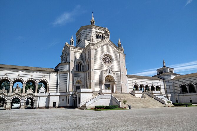 The Monumental Cemetery of Milan Guided Experience - Group Size and Operator Details