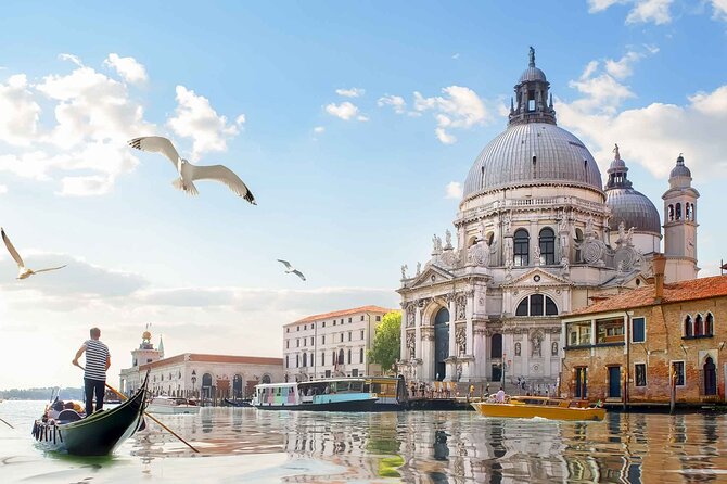 Magical Gondola Journey: Explore Venices Grand Canal in Style! - Host Responses