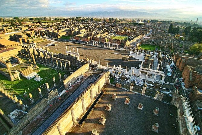 Private Guided Tour of Pompeii and Herculaneum - Meeting Point