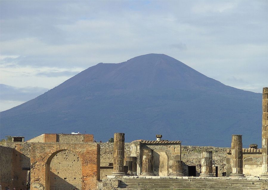 Naples: One-Way Trf From/To Amalfi Coast With Pompeii Stop - Just The Basics