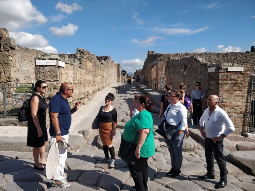 Pompeii: 5-Hour Guided Tour With Archeologist - Just The Basics